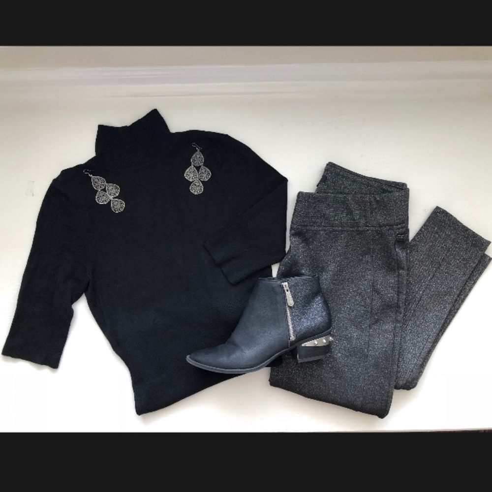 EXPRESS | Black Turtle Neck Top